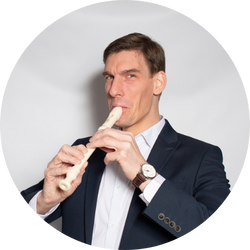 https://studiomuska.cz/wp-content/uploads/2025/05/Michal-Kristek-2.png